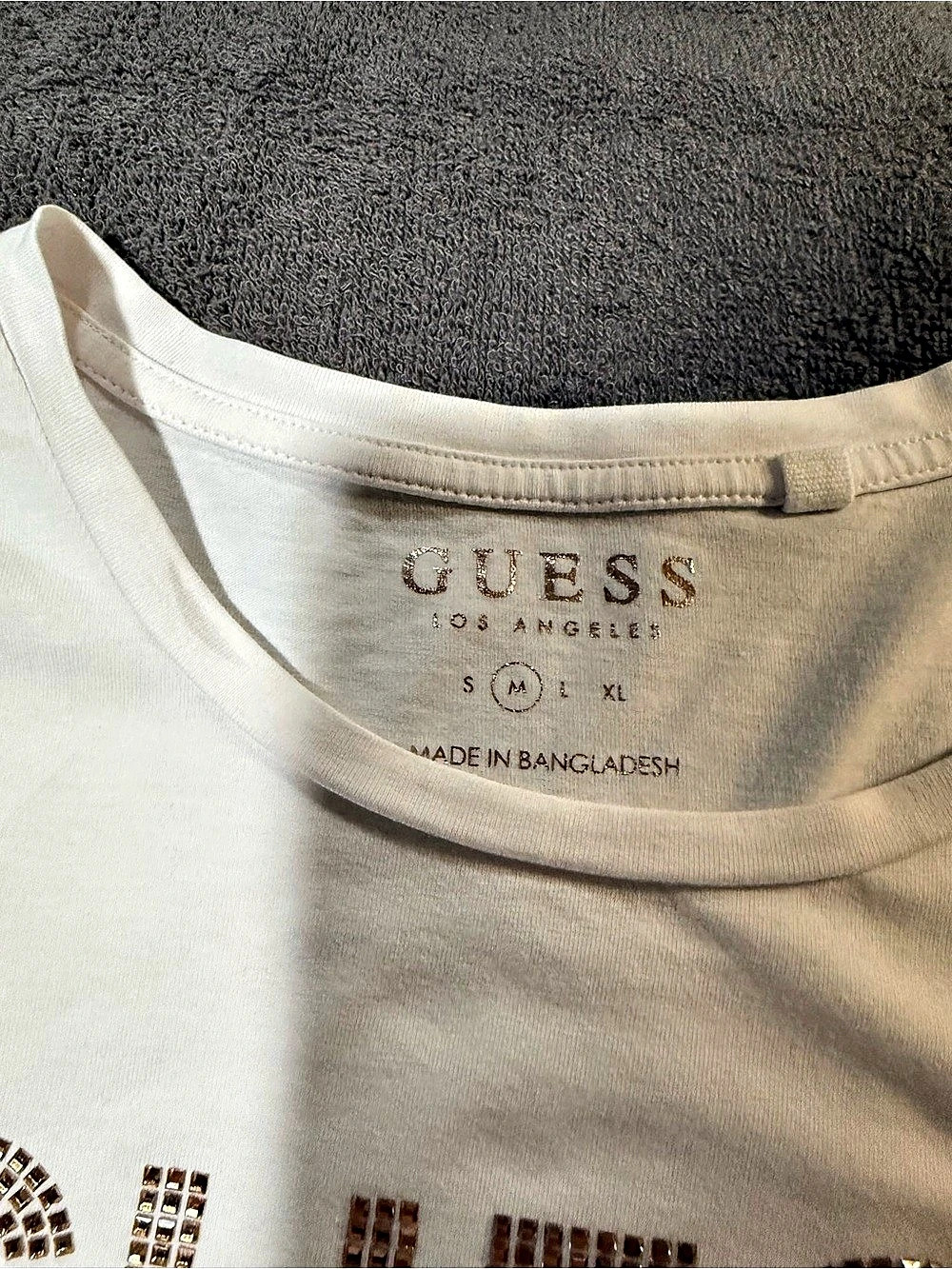 GUESS Rhinestone Logo T-Shirt White Size Medium - Picture 3 of 7